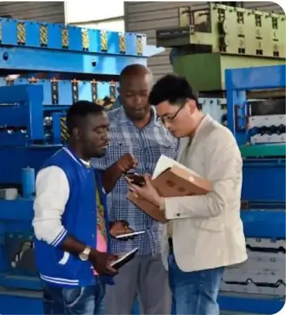 World Wide Customers image 8